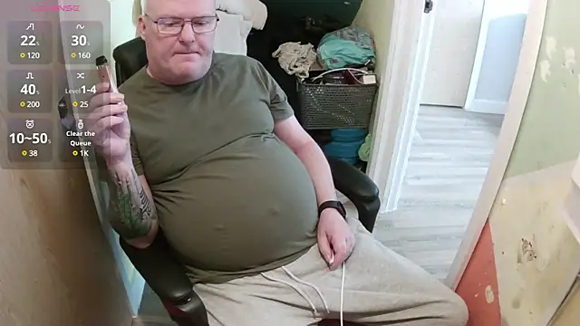 Snapshot of FriendlyDave chatting on 03/08/25, 10:54 FriendlyDave online show from 03/08/25, 10:54