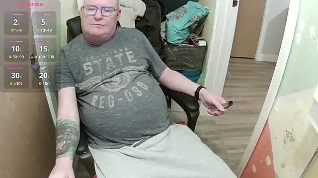 Snapshot of FriendlyDave chatting on 03/08/25, 07:31 FriendlyDave online show from 03/08/25, 07:31