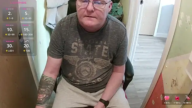 Snapshot of FriendlyDave chatting on 03/09/25, 09:57 FriendlyDave online show from 03/09/25, 09:57