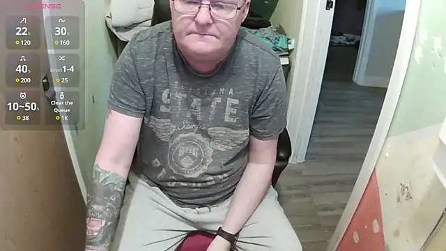 Snapshot of FriendlyDave chatting on 03/10/25, 07:32 FriendlyDave online show from 03/10/25, 07:32