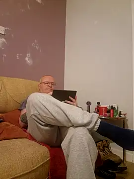 Snapshot of FriendlyDave chatting on 03/11/25, 09:37 FriendlyDave online show from 03/11/25, 09:37