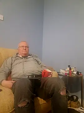 Snapshot of FriendlyDave chatting on 03/15/25, 06:32 FriendlyDave online show from 03/15/25, 06:32