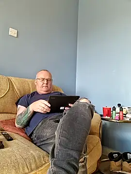 Snapshot of FriendlyDave chatting on 03/16/25, 11:49 FriendlyDave online show from 03/16/25, 11:49