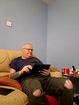 Snapshot of FriendlyDave chatting on 03/16/25, 10:09 FriendlyDave online show from 03/16/25, 10:09