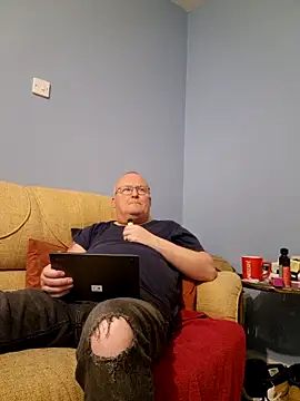 Snapshot of FriendlyDave chatting on 03/17/25, 09:23 FriendlyDave online show from 03/17/25, 09:23