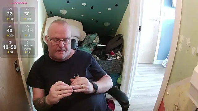 Snapshot of FriendlyDave chatting on 03/20/25, 01:59 FriendlyDave online show from 03/20/25, 01:59