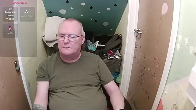 Snapshot of FriendlyDave chatting on 03/21/25, 09:34 FriendlyDave online show from 03/21/25, 09:34