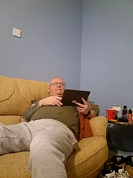 Snapshot of FriendlyDave chatting on 03/21/25, 10:17 FriendlyDave online show from 03/21/25, 10:17