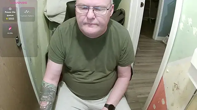 Snapshot of FriendlyDave chatting on 03/22/25, 06:00 FriendlyDave online show from 03/22/25, 06:00