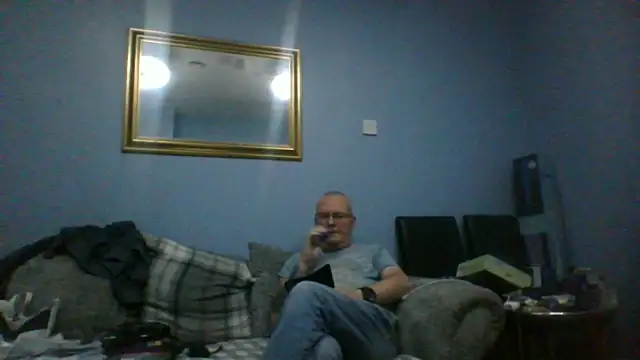 Snapshot of FriendlyDave chatting on 11/29/25, 07:00 FriendlyDave online show from 11/29/25, 07:00