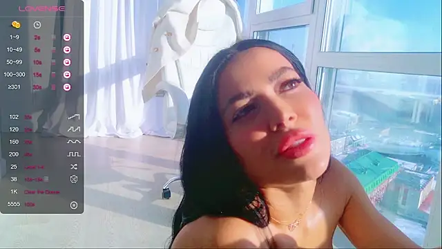 Snapshot of wowEva chatting on 02/07/25, 08:33 wowEva online show from 02/07/25, 08:33