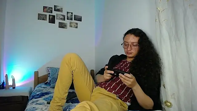 Snapshot of monkeywillwhite chatting on 03/11/26, 02:17 monkeywillwhite online show from 03/11/26, 02:17