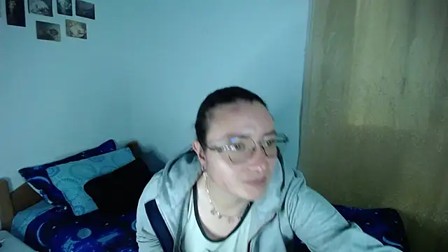 Snapshot of monkeywillwhite chatting on 04/26/26, 03:59 monkeywillwhite online show from 04/26/26, 03:59