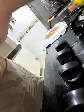 Snapshot of lupyta20 chatting on 09/18/25, 11:34 lupyta20 online show from 09/18/25, 11:34