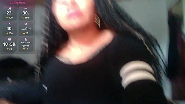 Snapshot of luna_sofia69 chatting on 11/10/25, 12:37 luna sofia69 online show from 11/10/25, 12:37