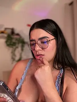 Snapshot of Lia_flowers chatting on 01/20/25, 04:54 Lia flowers online show from 01/20/25, 04:54