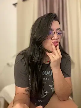 Snapshot of Lia_flowers chatting on 02/20/25, 10:59 Lia flowers online show from 02/20/25, 10:59