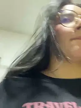 Snapshot of Lia_flowers chatting on 02/22/25, 02:50 Lia flowers online show from 02/22/25, 02:50