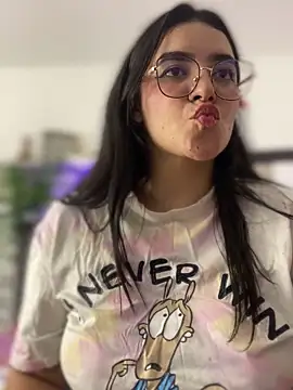 Snapshot of Lia_flowers chatting on 03/09/25, 06:28 Lia flowers online show from 03/09/25, 06:28