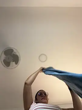 Snapshot of Lia_flowers chatting on 03/13/25, 10:54 Lia flowers online show from 03/13/25, 10:54