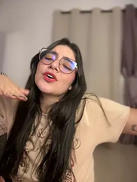 Snapshot of Lia_flowers chatting on 03/15/25, 05:19 Lia flowers online show from 03/15/25, 05:19