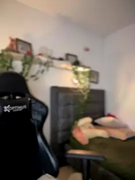 Snapshot of Lia_flowers chatting on 09/14/25, 12:54 Lia flowers online show from 09/14/25, 12:54