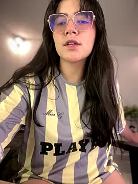 Snapshot of Lia_flowers chatting on 10/17/25, 05:10 Lia flowers online show from 10/17/25, 05:10