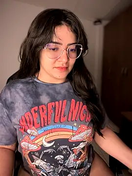 Snapshot of Lia_flowers chatting on 11/03/25, 05:09 Lia flowers online show from 11/03/25, 05:09