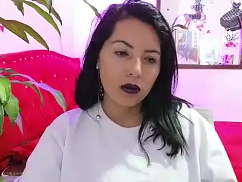 Snapshot of Mariana_collins99 chatting on 03/12/25, 12:04 Mariana collins99 online show from 03/12/25, 12:04