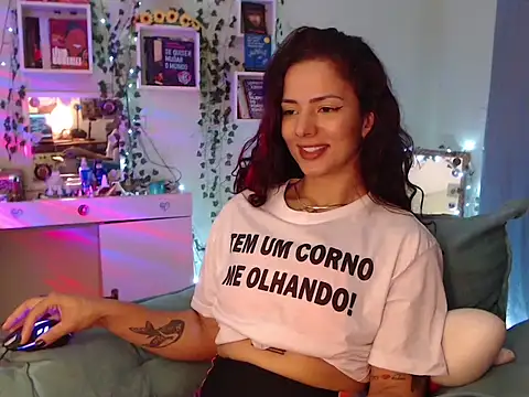 Snapshot of BeellyDance chatting on 09/11/25, 06:19 BeellyDance online show from 09/11/25, 06:19