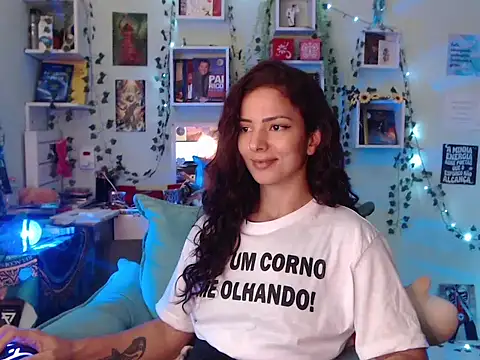 Snapshot of BeellyDance chatting on 09/18/25, 08:44 BeellyDance online show from 09/18/25, 08:44