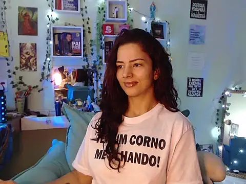 Snapshot of BeellyDance chatting on 10/07/25, 11:29 BeellyDance online show from 10/07/25, 11:29