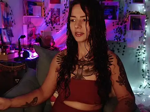 Snapshot of BeellyDance chatting on 10/16/25, 05:25 BeellyDance online show from 10/16/25, 05:25