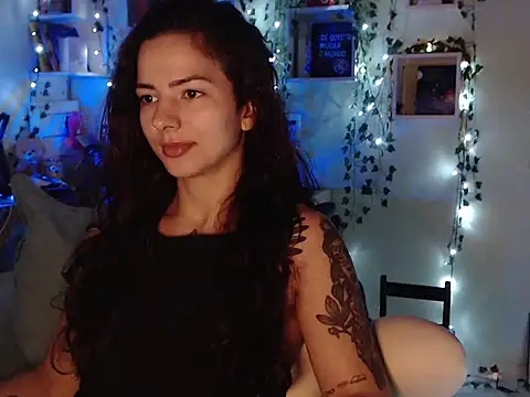 Snapshot of BeellyDance chatting on 10/28/25, 11:14 BeellyDance online show from 10/28/25, 11:14