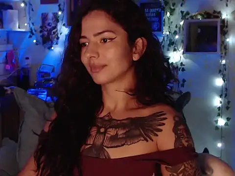 Snapshot of BeellyDance chatting on 11/04/25, 12:59 BeellyDance online show from 11/04/25, 12:59