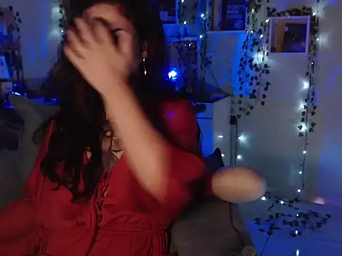 Snapshot of BeellyDance chatting on 11/06/25, 06:53 BeellyDance online show from 11/06/25, 06:53