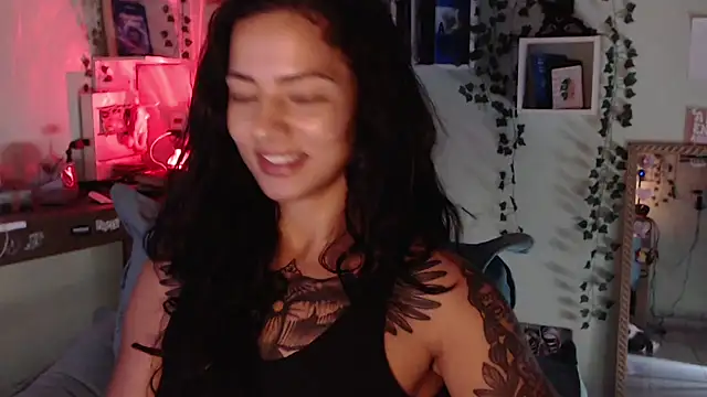 Snapshot of BeellyDance chatting on 03/24/26, 03:28 BeellyDance online show from 03/24/26, 03:28
