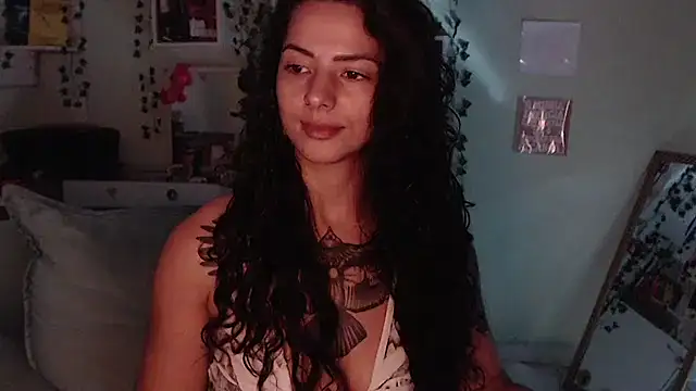 Snapshot of BeellyDance chatting on 04/25/26, 01:41 BeellyDance online show from 04/25/26, 01:41