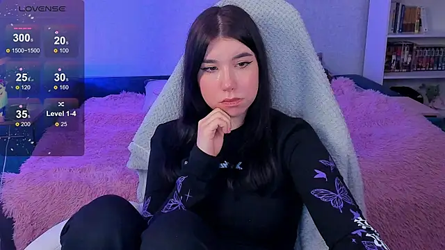 Snapshot of kellyharris chatting on 12/08/24, 04:39 kellyharris online show from 12/08/24, 04:39