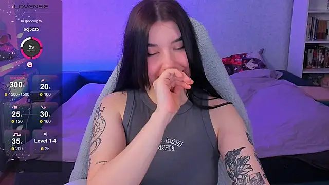 Snapshot of kellyharris chatting on 01/05/25, 06:13 kellyharris online show from 01/05/25, 06:13