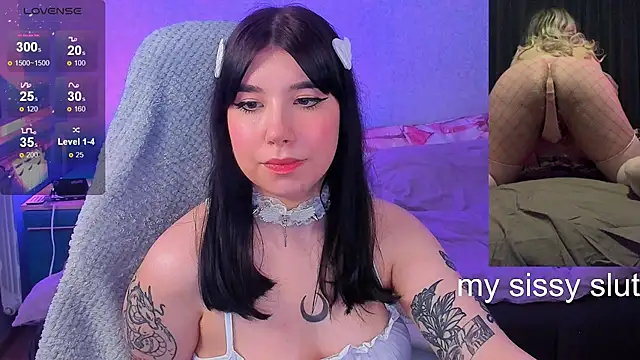 Snapshot of kellyharris chatting on 02/13/25, 06:16 kellyharris online show from 02/13/25, 06:16