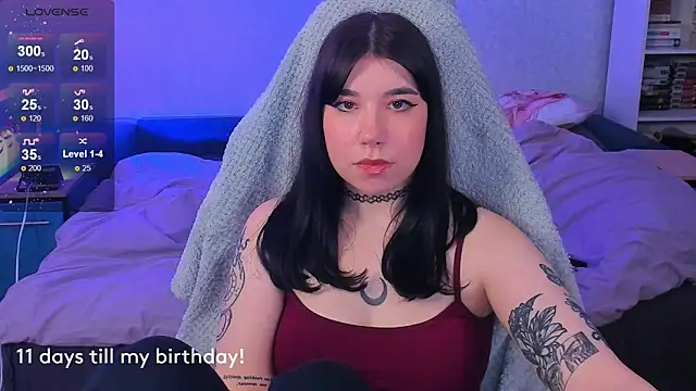 Snapshot of kellyharris chatting on 02/17/25, 04:04 kellyharris online show from 02/17/25, 04:04