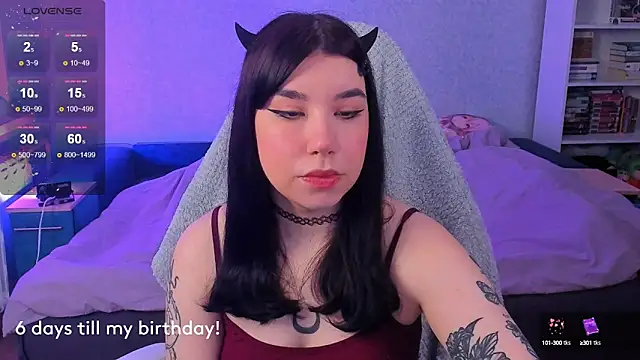 Snapshot of kellyharris chatting on 02/22/25, 01:35 kellyharris online show from 02/22/25, 01:35