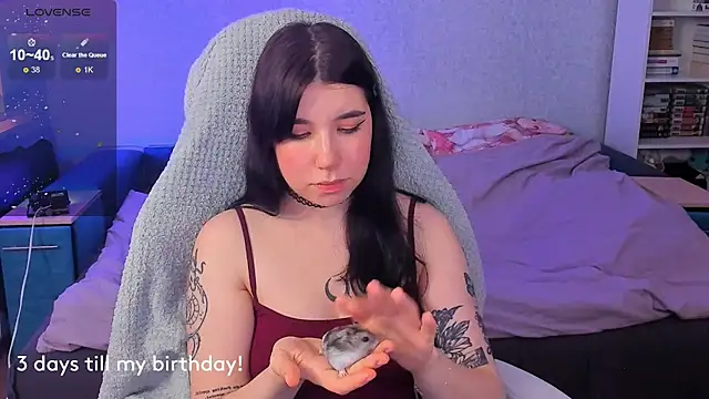 Snapshot of kellyharris chatting on 02/25/25, 05:47 kellyharris online show from 02/25/25, 05:47