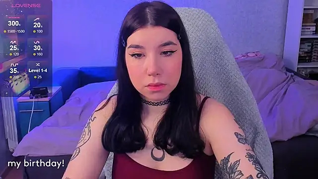 Snapshot of kellyharris chatting on 02/27/25, 01:28 kellyharris online show from 02/27/25, 01:28