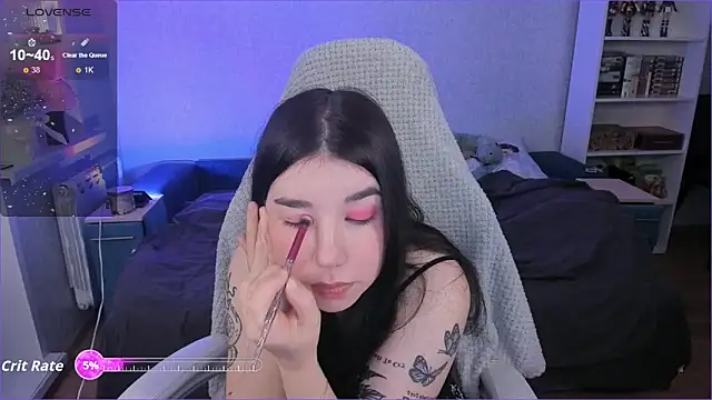 Snapshot of kellyharris chatting on 09/25/25, 02:21 kellyharris online show from 09/25/25, 02:21