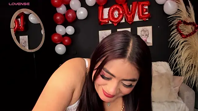 Snapshot of silvia_lane chatting on 02/14/25, 04:58 silvia lane online show from 02/14/25, 04:58