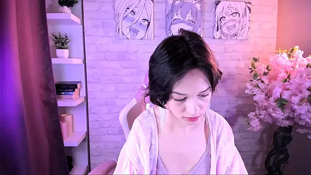 VivianLy  online show from 12/20/25, 11:50