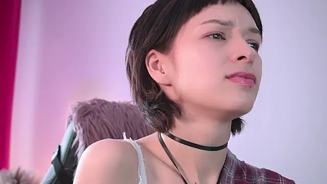 VivianLy  online show from 03/01/26, 11:01