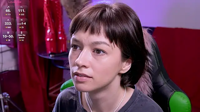 Snapshot of VivianLy_ chatting on 04/10/26, 06:29 VivianLy online show from 04/10/26, 06:29